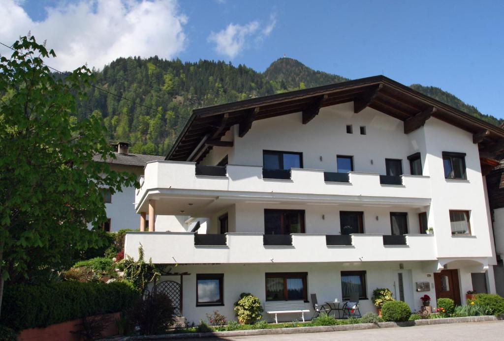 Ferienwohnung Kreidl Schlitters Bagian luar foto